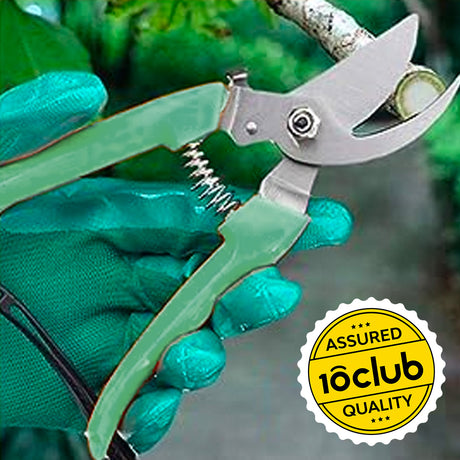 Green branch cutter with sharp blade