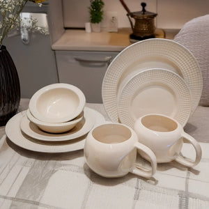 8 Piece Classic Dining Set with Curved Mugs