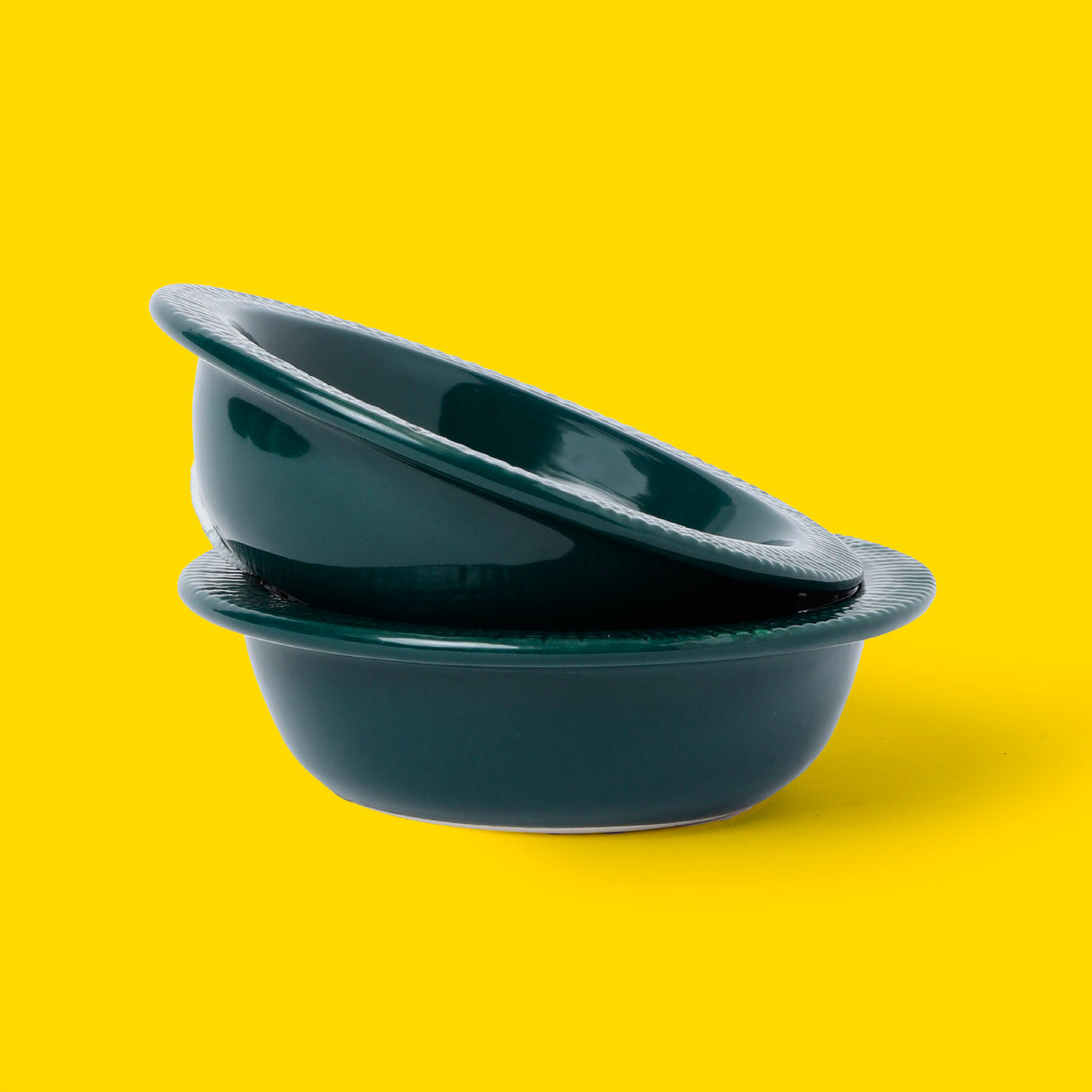 Emerald green ceramic bowl set with design